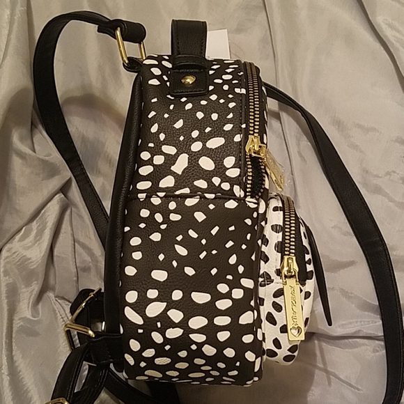 Betsey Johnson dalmination dog face backpack NWT - Picture 3 of 5